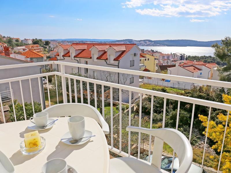 Apartmani Gabric โตรกีร์ ภายนอก รูปภาพ