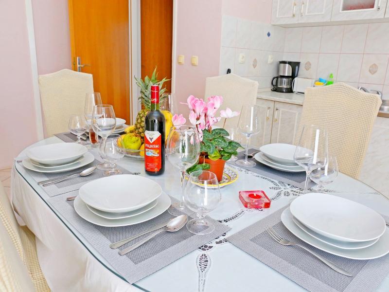 Apartmani Gabric โตรกีร์ ภายนอก รูปภาพ